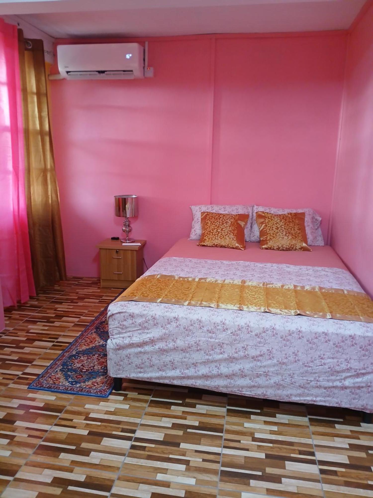 Natrue'S Haven Bed and Breakfast Marigot Εξωτερικό φωτογραφία
