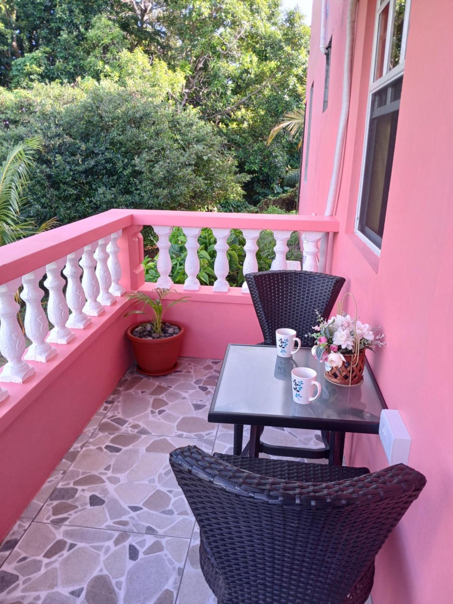 Natrue'S Haven Bed and Breakfast Marigot Εξωτερικό φωτογραφία